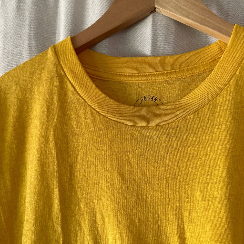 UO tee